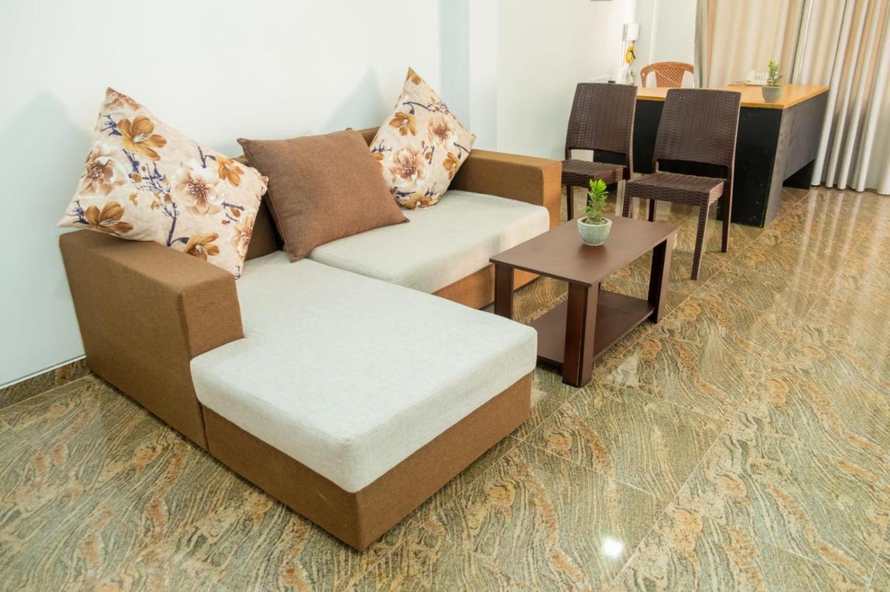 G A Villa Airport Transit Hotel كاتوناياكى المظهر الخارجي الصورة